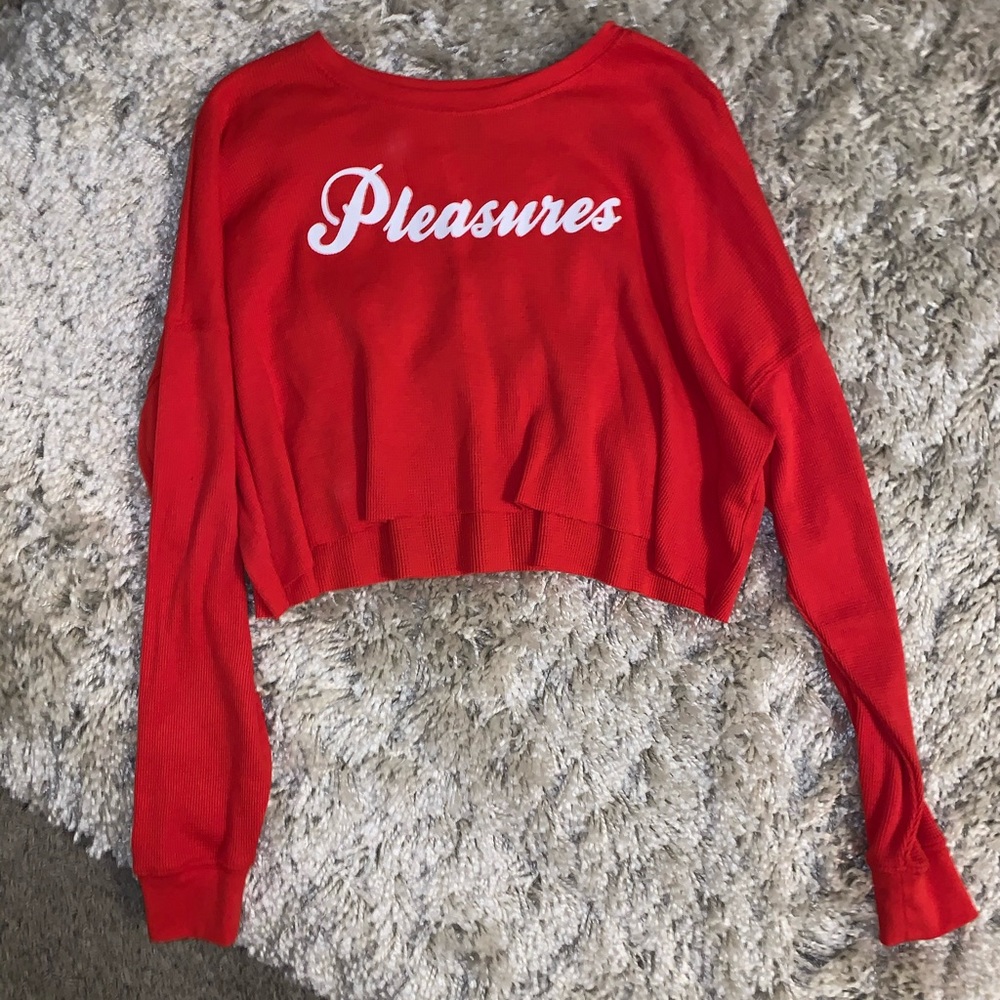 Long sleeve red crop top